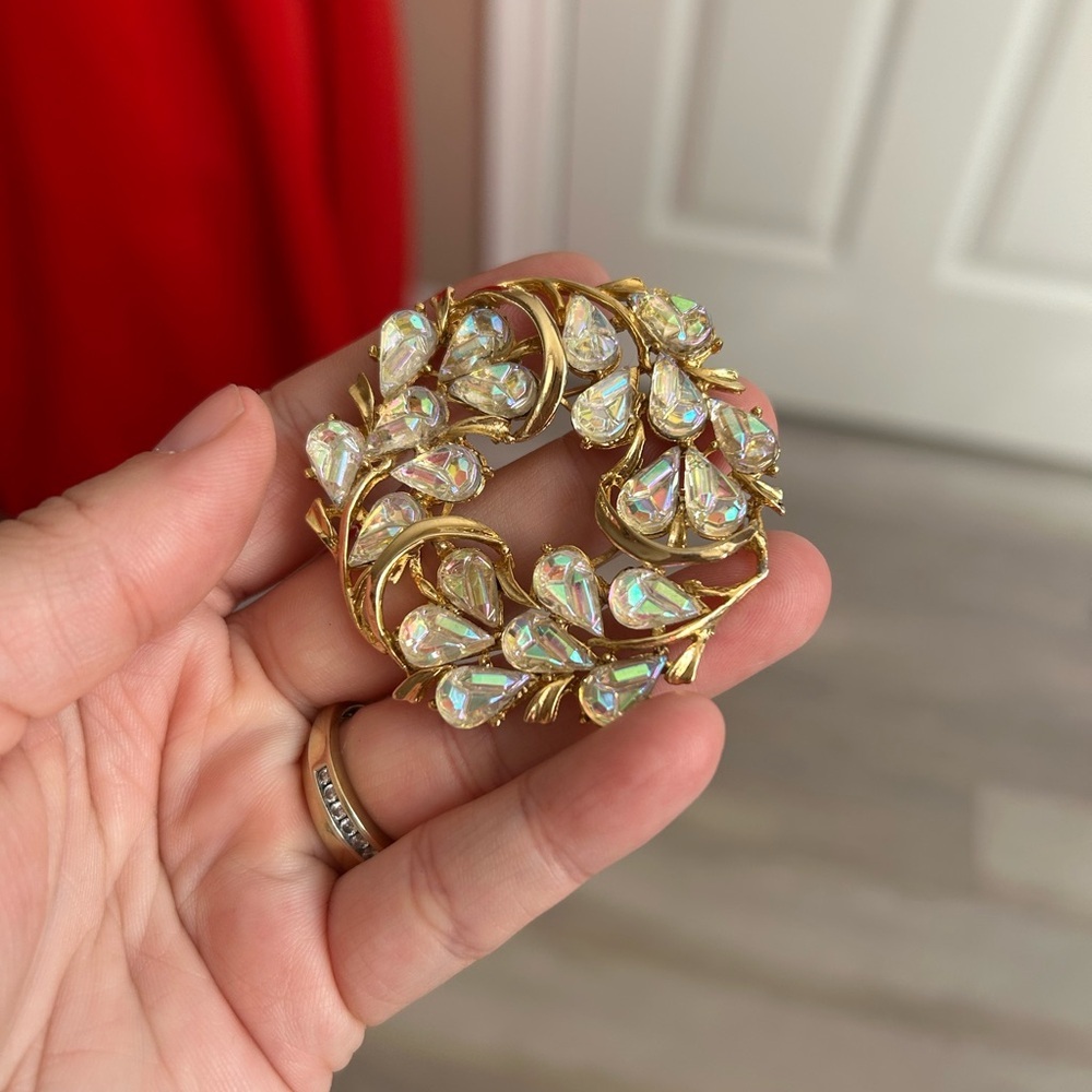 AB boralis Elegant Gold and Iridescent Crystal Jewelry Set 😍 - Picture 6 of 8